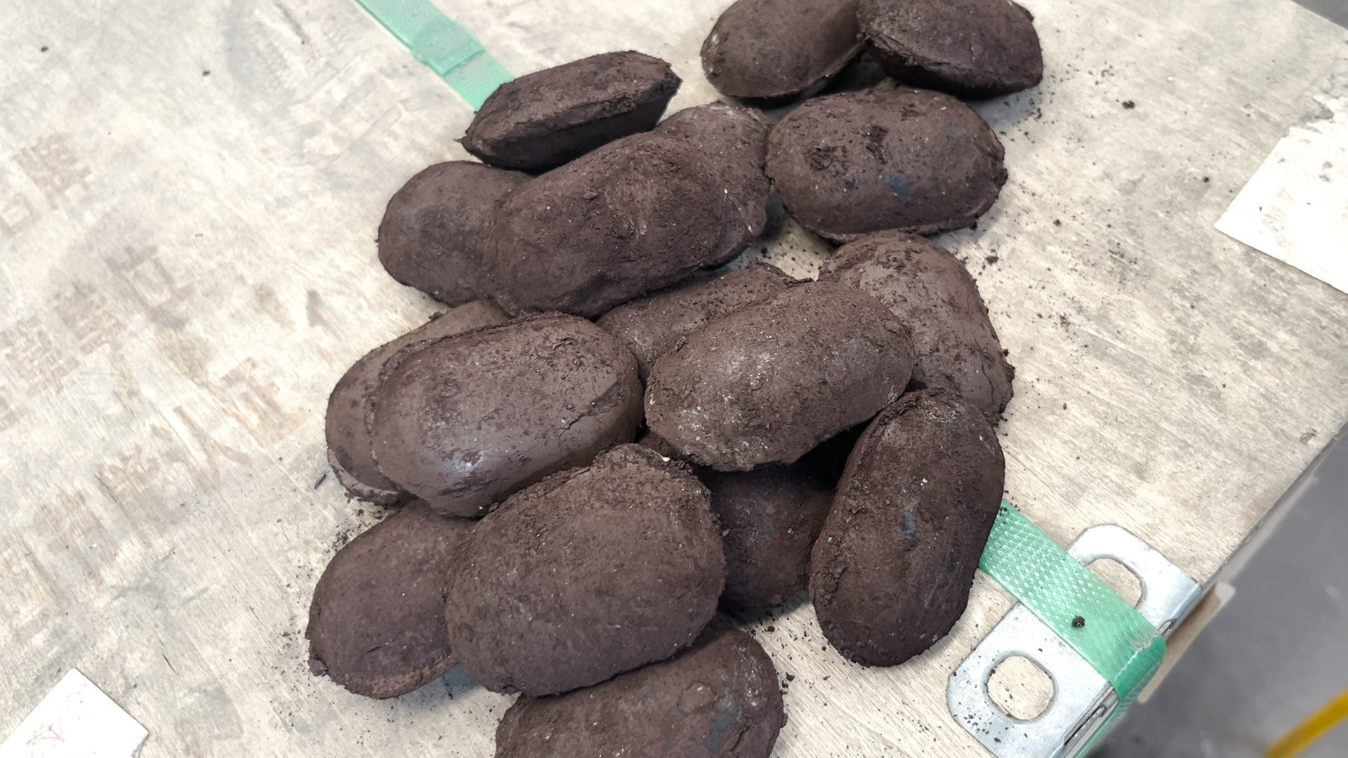 通常粘合剂和扑睿德州游戏官网粘合剂的区别